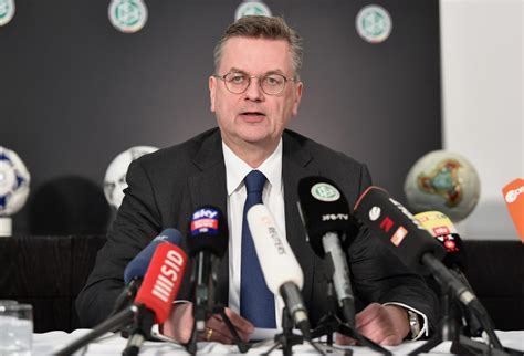 Offiziell: Grindel tritt als DFB